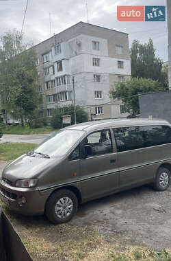 Минивэн Hyundai H-1 1999 в 