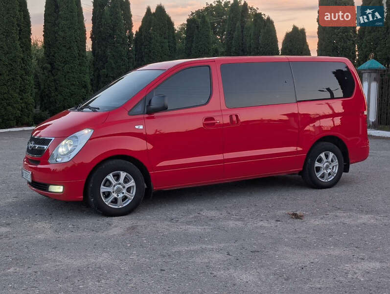 Мінівен Hyundai H-1 2010 в Дубні