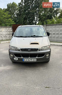 Минивэн Hyundai H-1 2004 в 