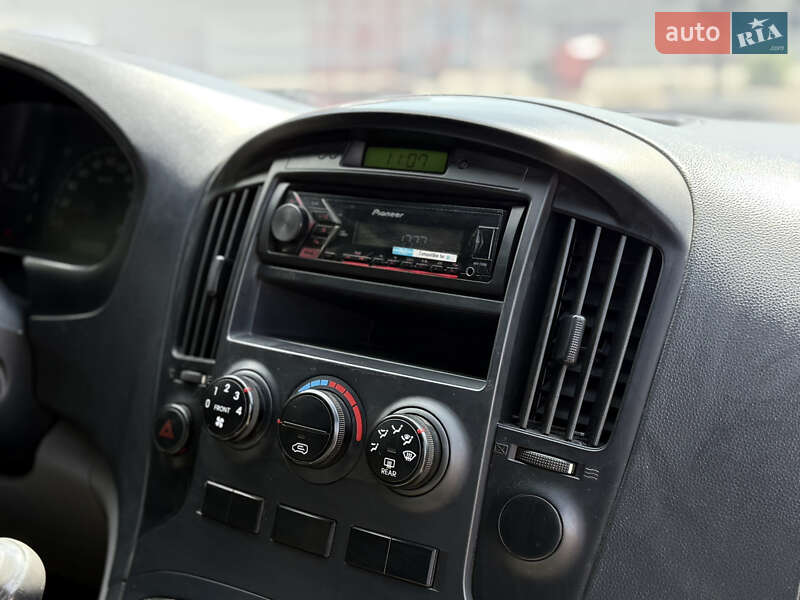 Грузовой фургон Hyundai H-1 2013 в Одессе