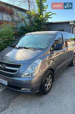 Минивэн Hyundai H-1 2010 в 
