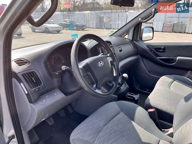 Вантажний фургон Hyundai H-1 2008 в Кременчуці