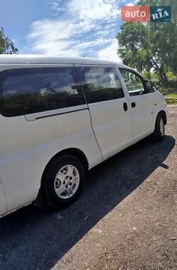 Минивэн Hyundai H-1 2004 в 