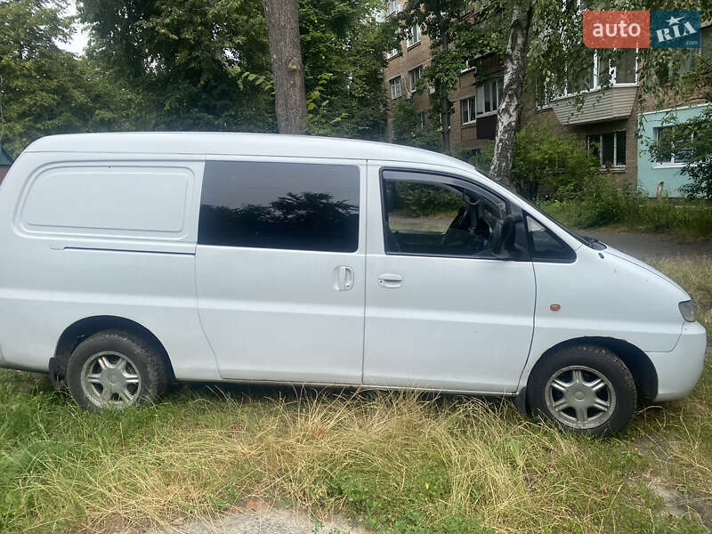 Минивэн Hyundai H-1 2001 в Киеве
