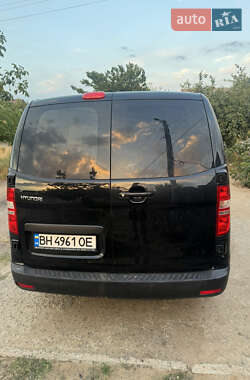 Грузовой фургон Hyundai H-1 2008 в 