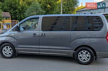 Hyundai H-1 2011