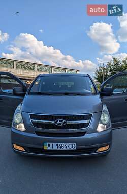 Минивэн Hyundai H-1 2011 в 