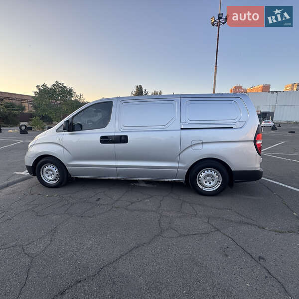 Грузовой фургон Hyundai H-1 2008 в Одессе