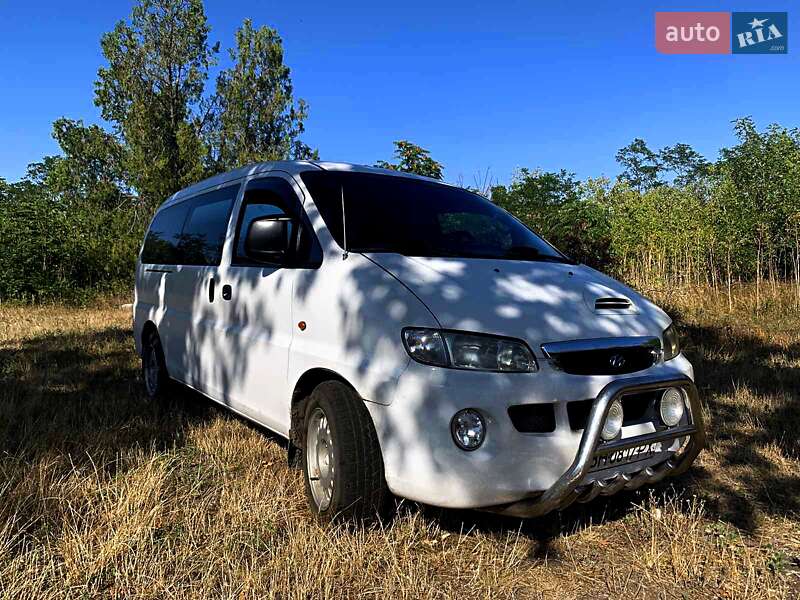 Минивэн Hyundai H-1 2001 в Врадиевке
