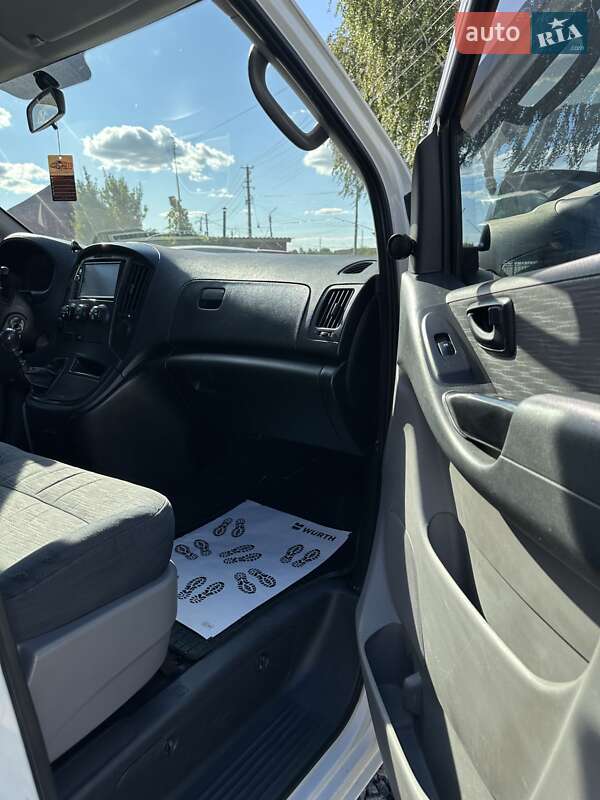 Грузопассажирский фургон Hyundai H-1 2011 в Смеле