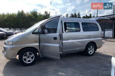 Минивэн Hyundai H-1 2006 в 