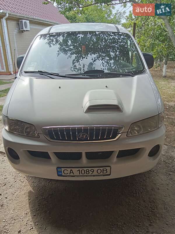 Минивэн Hyundai H-1 2005 в Умани