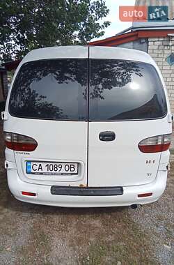 Минивэн Hyundai H-1 2005 в 