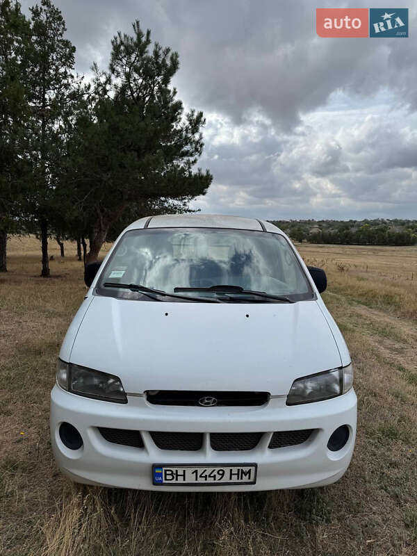 Грузовой фургон Hyundai H-1 2000 в Болграде