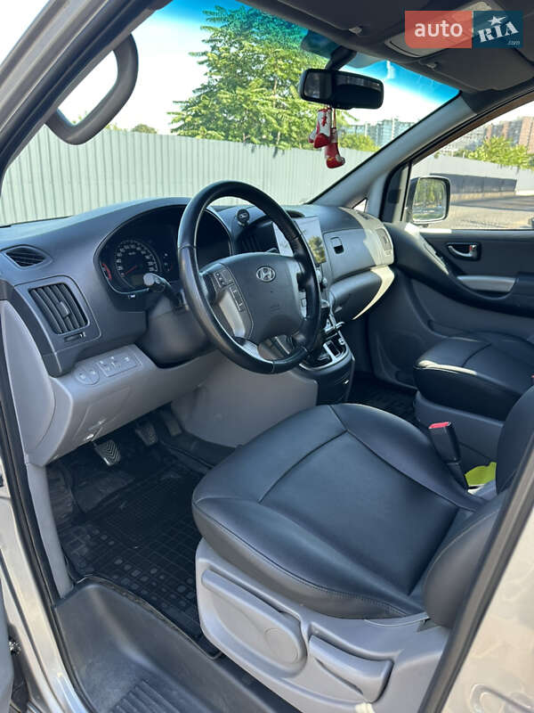 Мінівен Hyundai H-1 2011 в Дніпрі