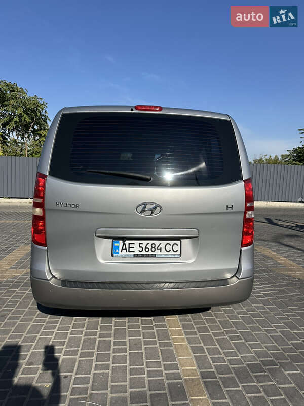 Мінівен Hyundai H-1 2011 в Дніпрі