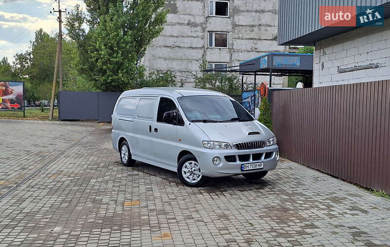Грузовой фургон Hyundai H-1 2007 в 