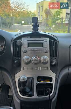 Минивэн Hyundai H-1 2010 в 