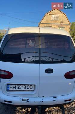 Мінівен Hyundai H-1 2000 в 
