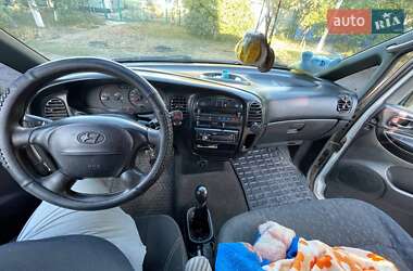 Мінівен Hyundai H-1 2000 в 