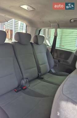 Мінівен Hyundai H-1 2011 в 