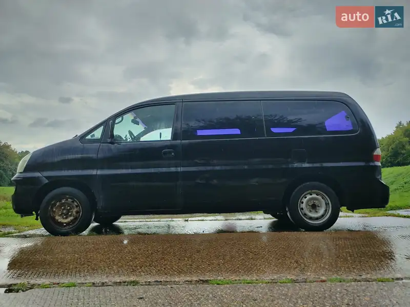 Hyundai H-1 2005