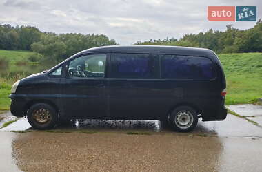 Минивэн Hyundai H-1 2005 в 