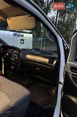 Минивэн Hyundai H-1 2006 в 