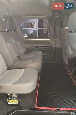 Минивэн Hyundai H-1 2005 в 