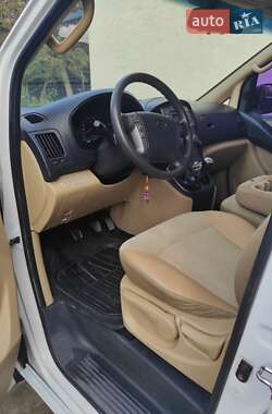 Минивэн Hyundai H-1 2012 в 