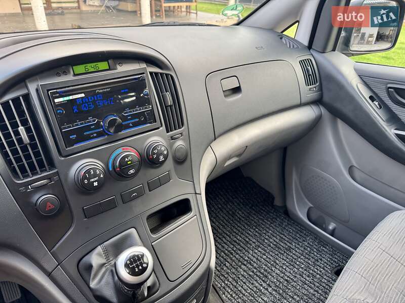 Мінівен Hyundai H-1 2011 в Ковелі