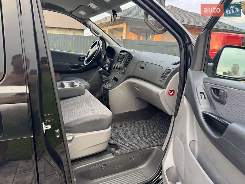 Мінівен Hyundai H-1 2011 в Ковелі