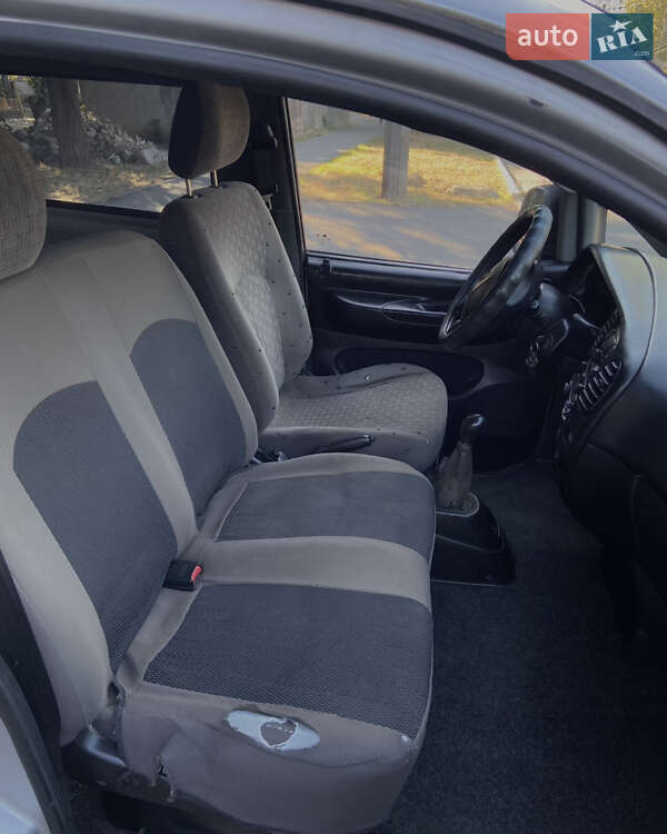 Мінівен Hyundai H-1 2002 в Одесі