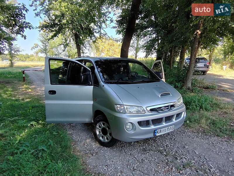 Минивэн Hyundai H-1 2005 в Киеве