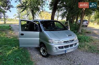 Минивэн Hyundai H-1 2005 в 