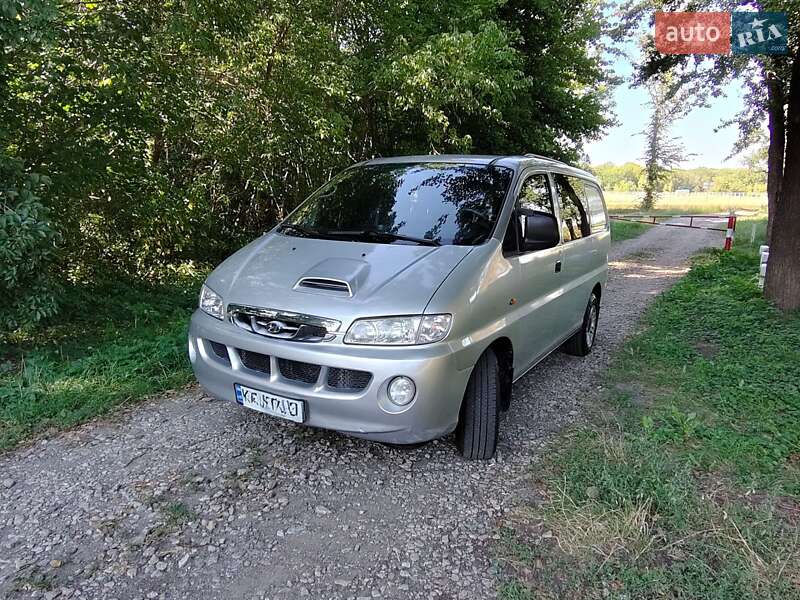 Hyundai H-1 2005