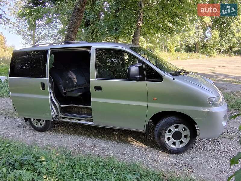 Минивэн Hyundai H-1 2005 в Киеве