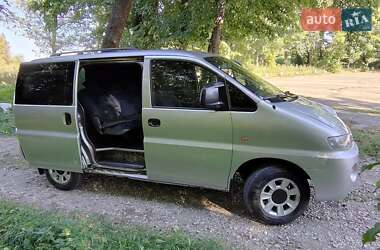 Минивэн Hyundai H-1 2005 в 