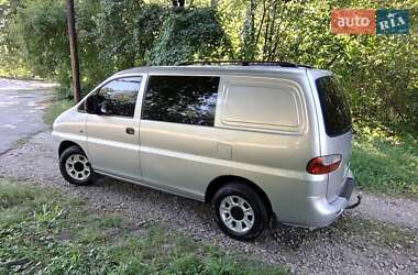 Минивэн Hyundai H-1 2005 в 