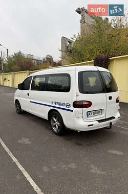 Минивэн Hyundai H-1 1999 в 
