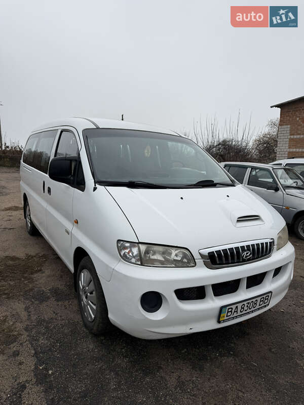 Мінівен Hyundai H-1 2004 в Кропивницькому