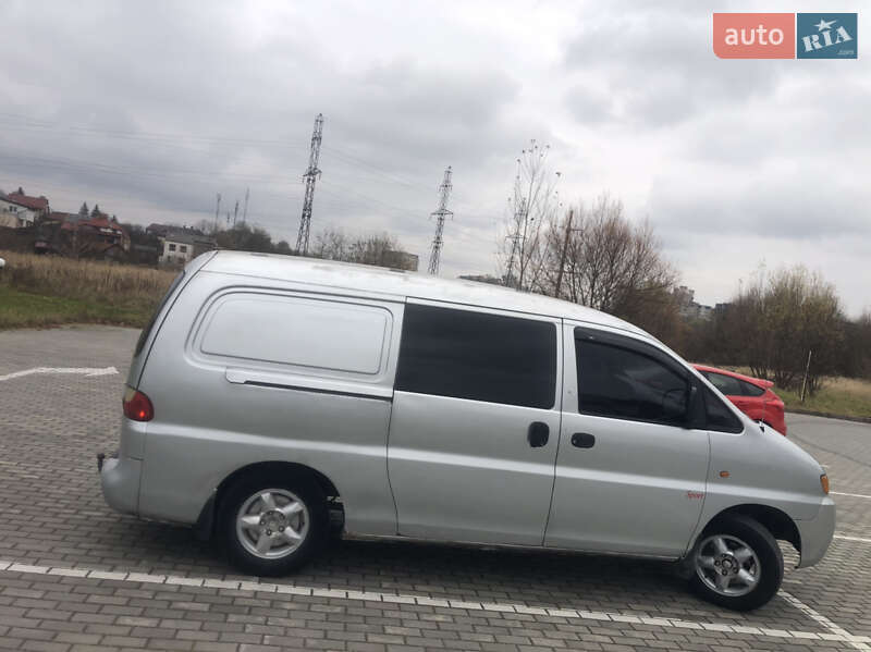 Грузопассажирский фургон Hyundai H-1 2004 в Львове