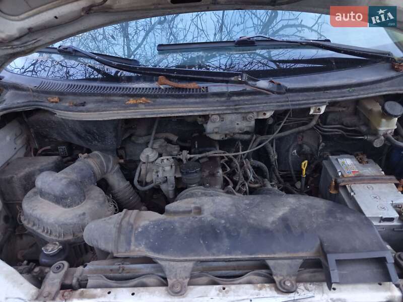 Мінівен Hyundai H-1 1999 в Рудки