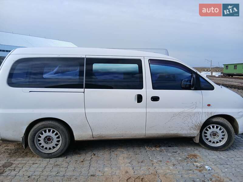 Мінівен Hyundai H-1 2001 в Одесі