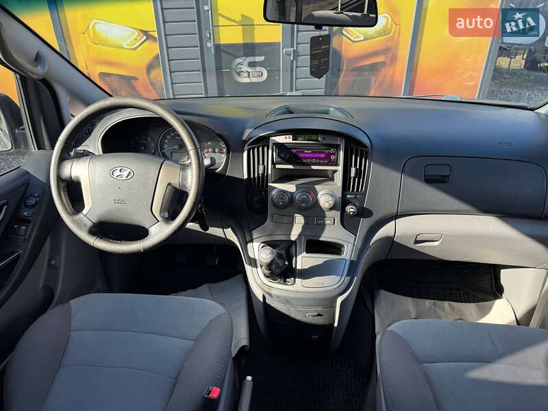 Мінівен Hyundai H-1 2011 в Стрию