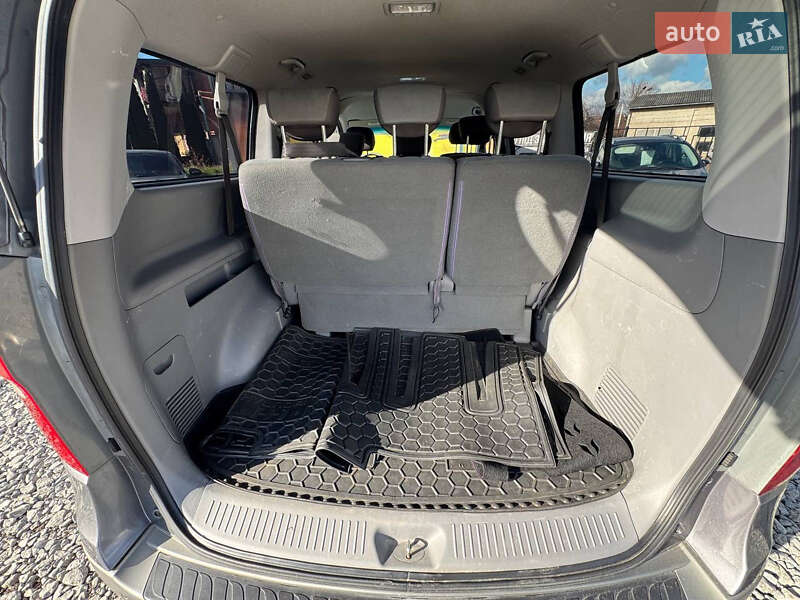 Мінівен Hyundai H-1 2011 в Стрию