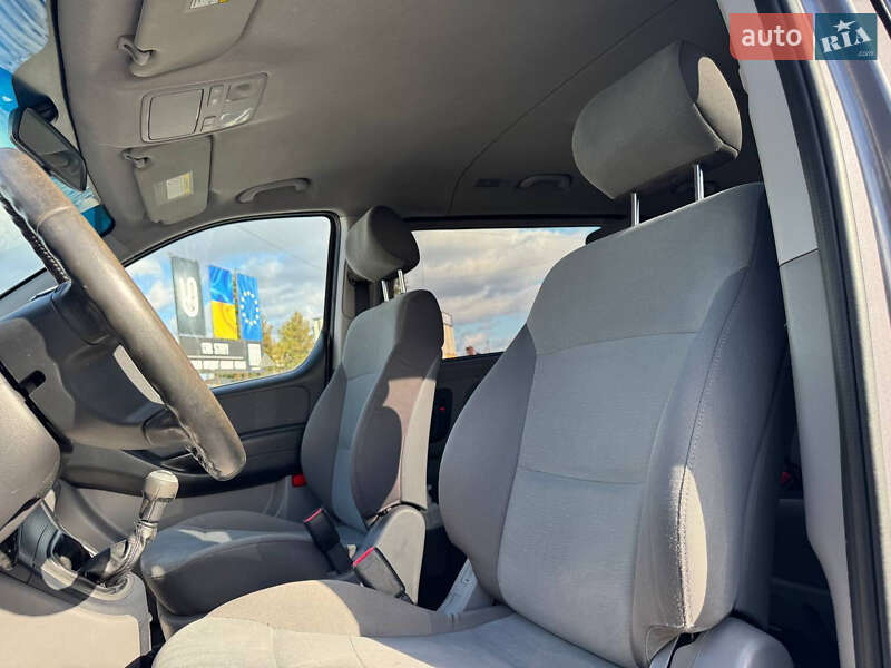 Мінівен Hyundai H-1 2011 в Стрию