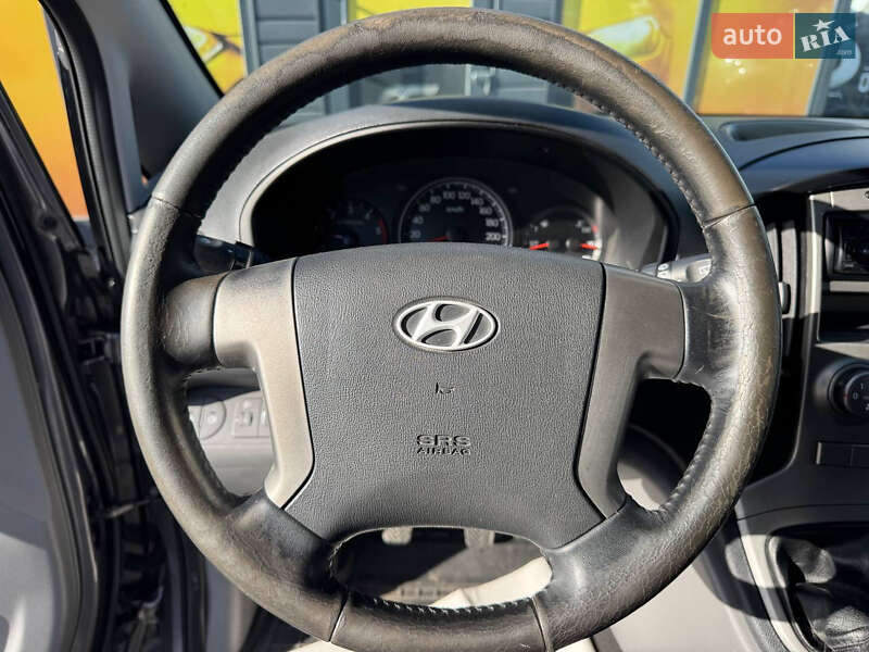 Мінівен Hyundai H-1 2011 в Стрию