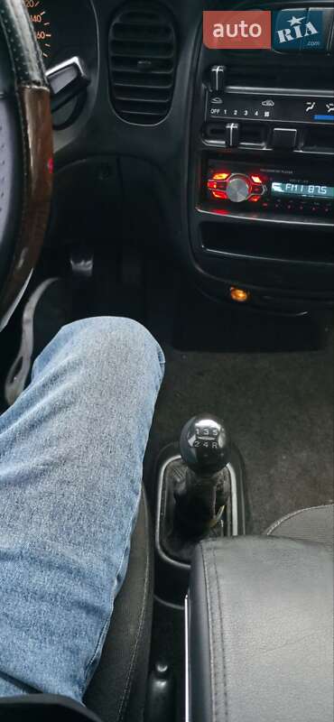 Грузовой фургон Hyundai H-1 2004 в Одессе