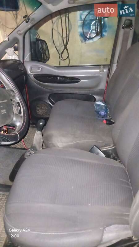 Минивэн Hyundai H-1 2005 в Киеве